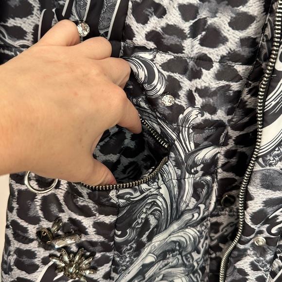 Nice Istanbul Animal Print Quilted Coat with Rhinestones Size M - Picture 5 of 12